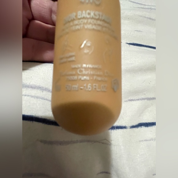 Christian Dior Backstage Face & Body Foundation In 4wo. - Picture 3 of 7